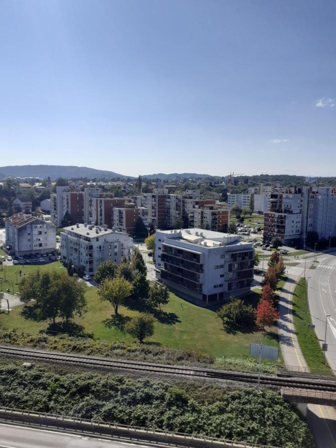 Apartman Sweet Penthouse Self Check-In Apartment Karlovac Exterior photo